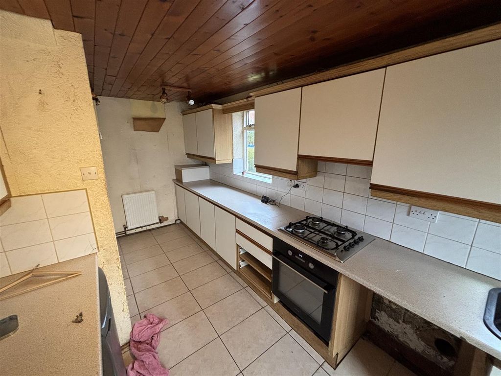 Property photo 3 of 11 Kitchen1.Jpeg