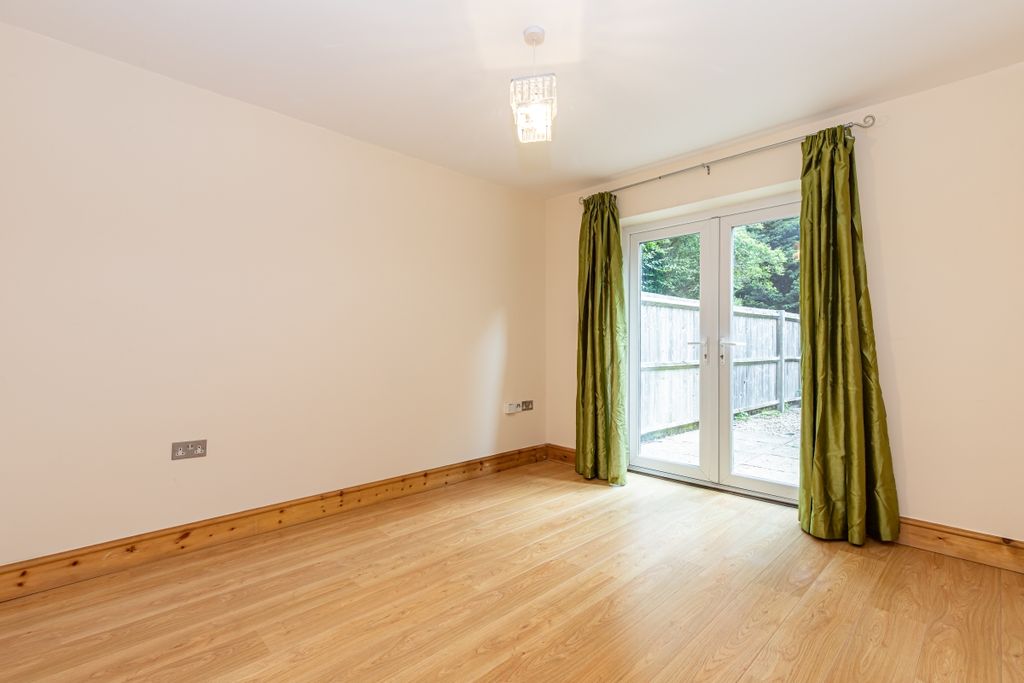 Property photo 3 of 8 104656