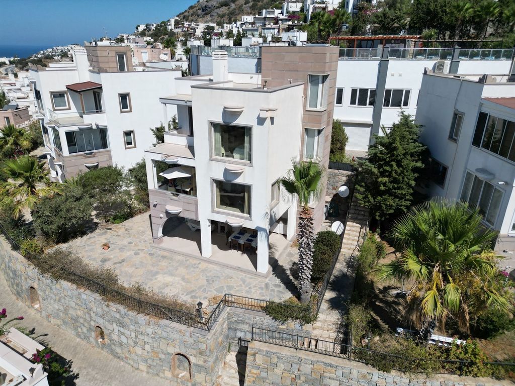 Property photo 2 of 24 Sea View Triplex Bodrum Villa For Sale In Koyunbaba, Gumusluk - Villa On A Modern Complex