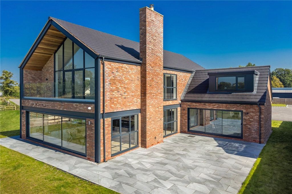 Property photo 1 of 32 The Bloomsbury