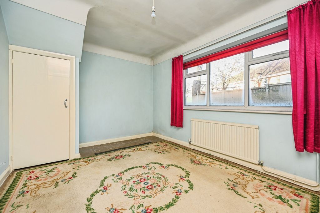 Property photo 3 of 22 Pbox-Img.Jpg