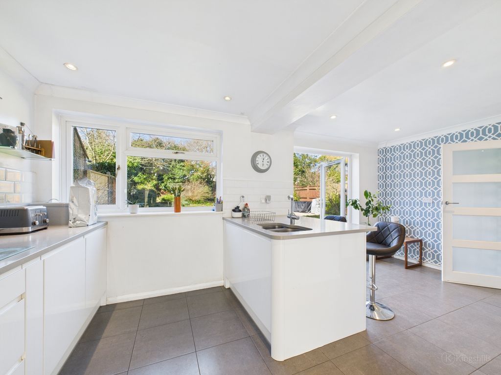 Property photo 3 of 15 Kitchen/Breakfast Room