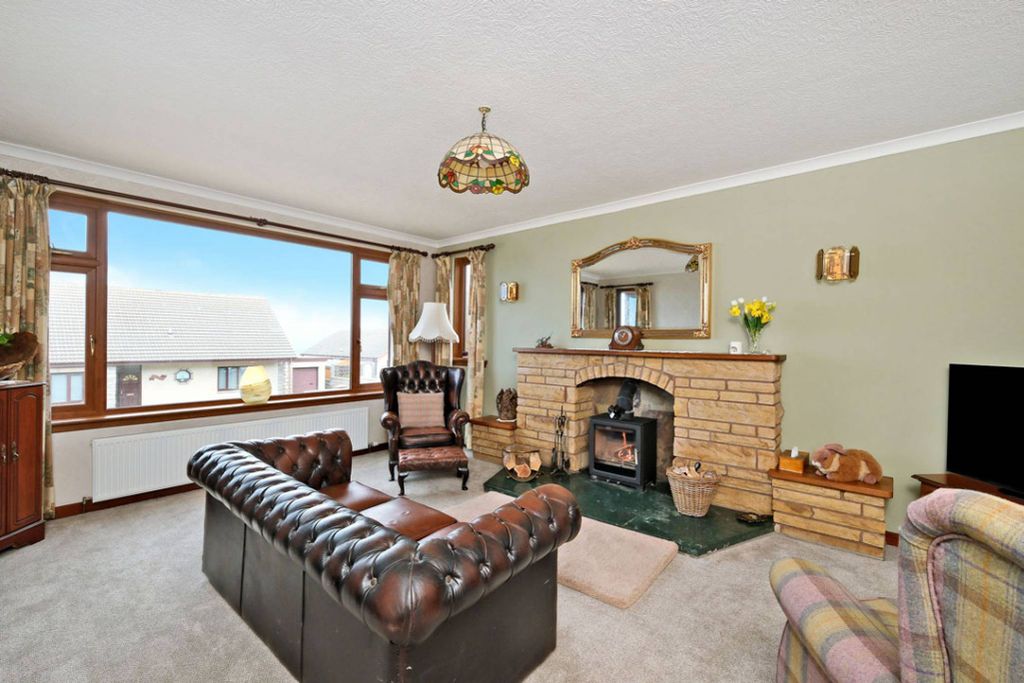 Property photo 2 of 35