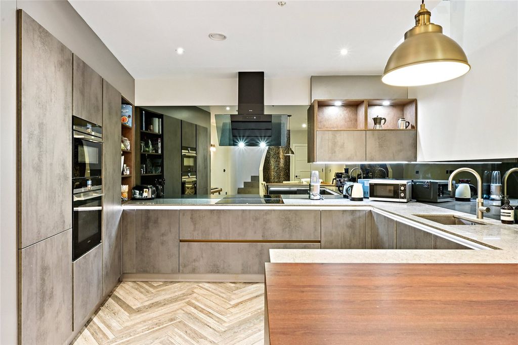 Property photo 3 of 13 Picture No. 11