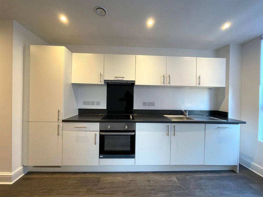 Property photo 2 of 10 Kitchen.Jpg