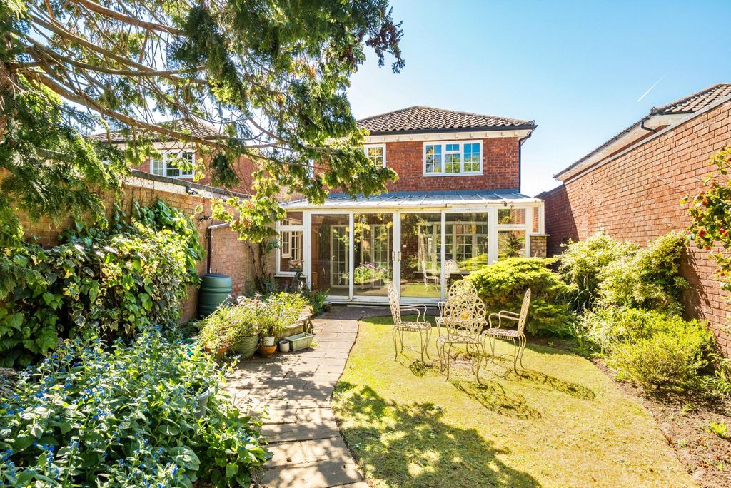 Property photo 2 of 17 Picture No. 27