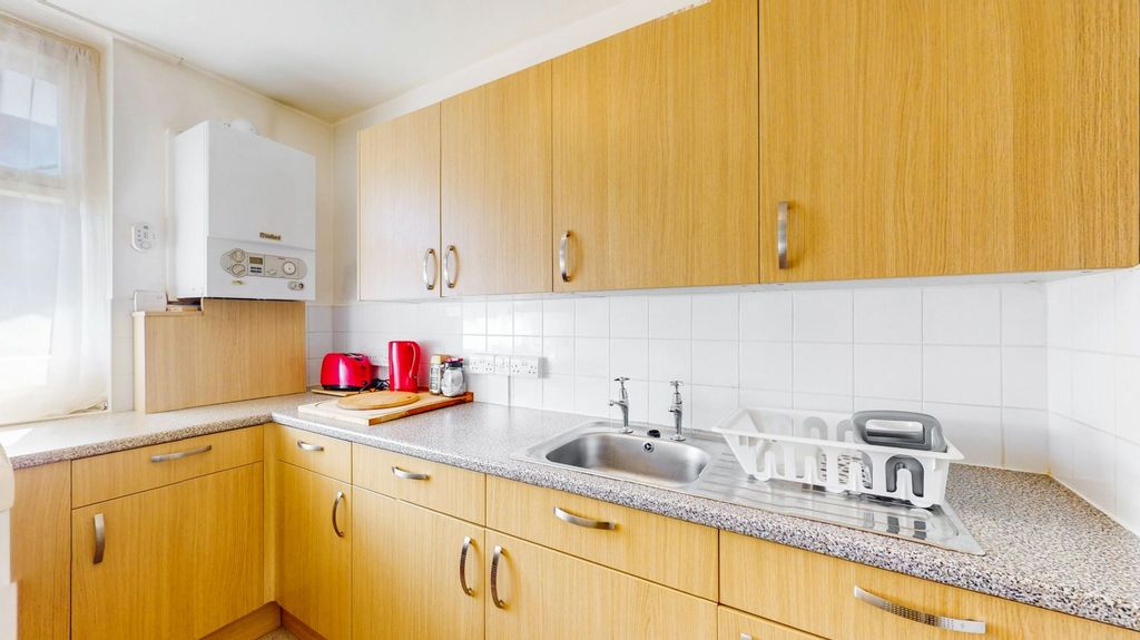 Property photo 2 of 8