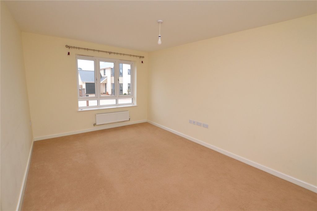 Property photo 3 of 10 Lounge