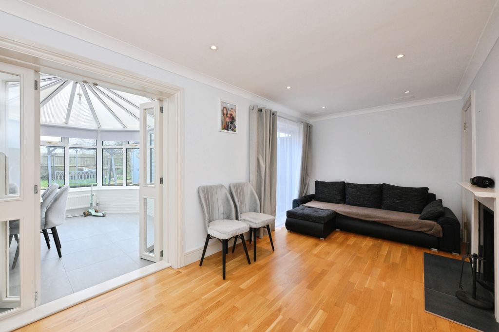 Property photo 3 of 16 Living Room