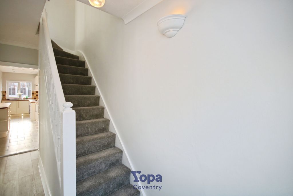 Property photo 3 of 26 3c51775A-Entrance 20Hall.Jpg