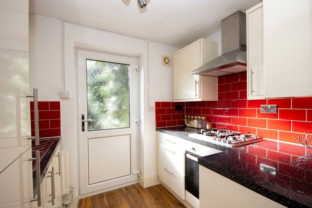 Property photo 2 of 9 Picture No. 23