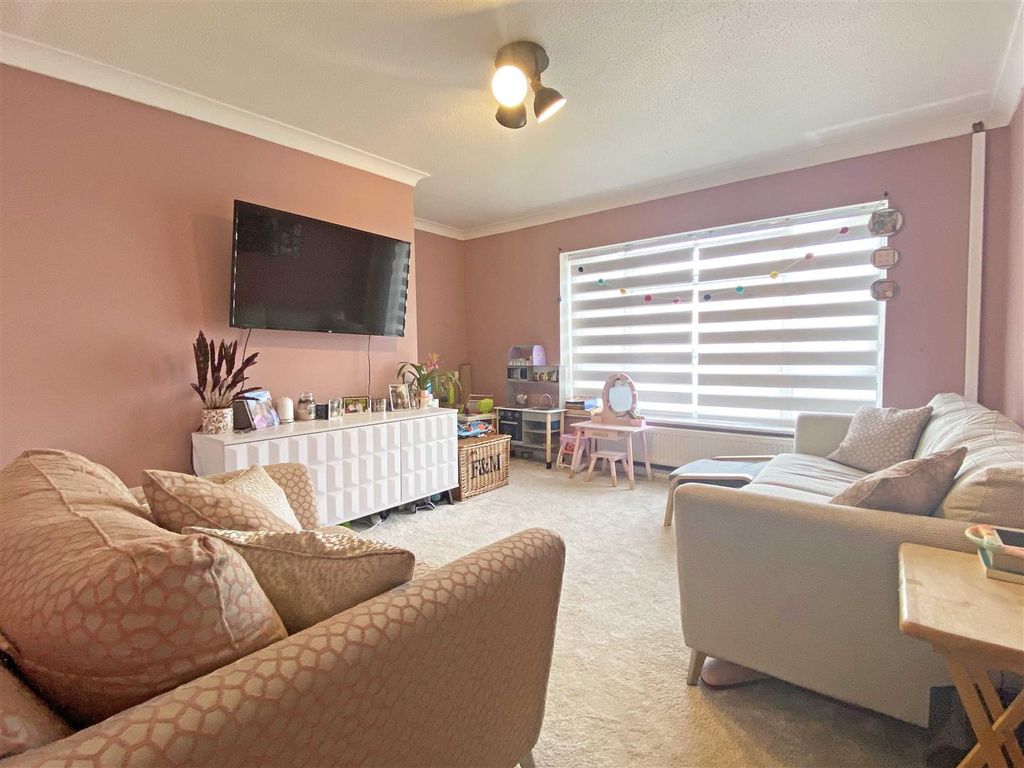 Property photo 2 of 12 l2.Jpg