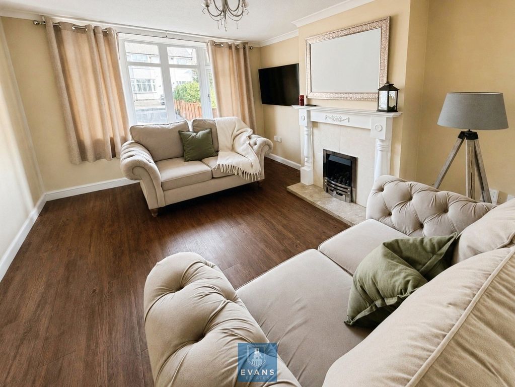 Property photo 2 of 14 Lounge