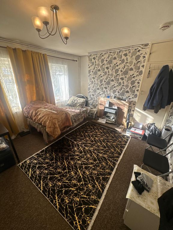 Property photo 1 of 11 A Lovely One Bedroom Flat For Sale In Walthamstow, E17