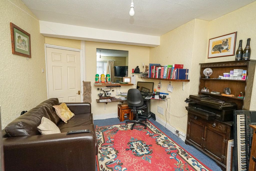Property photo 3 of 14
