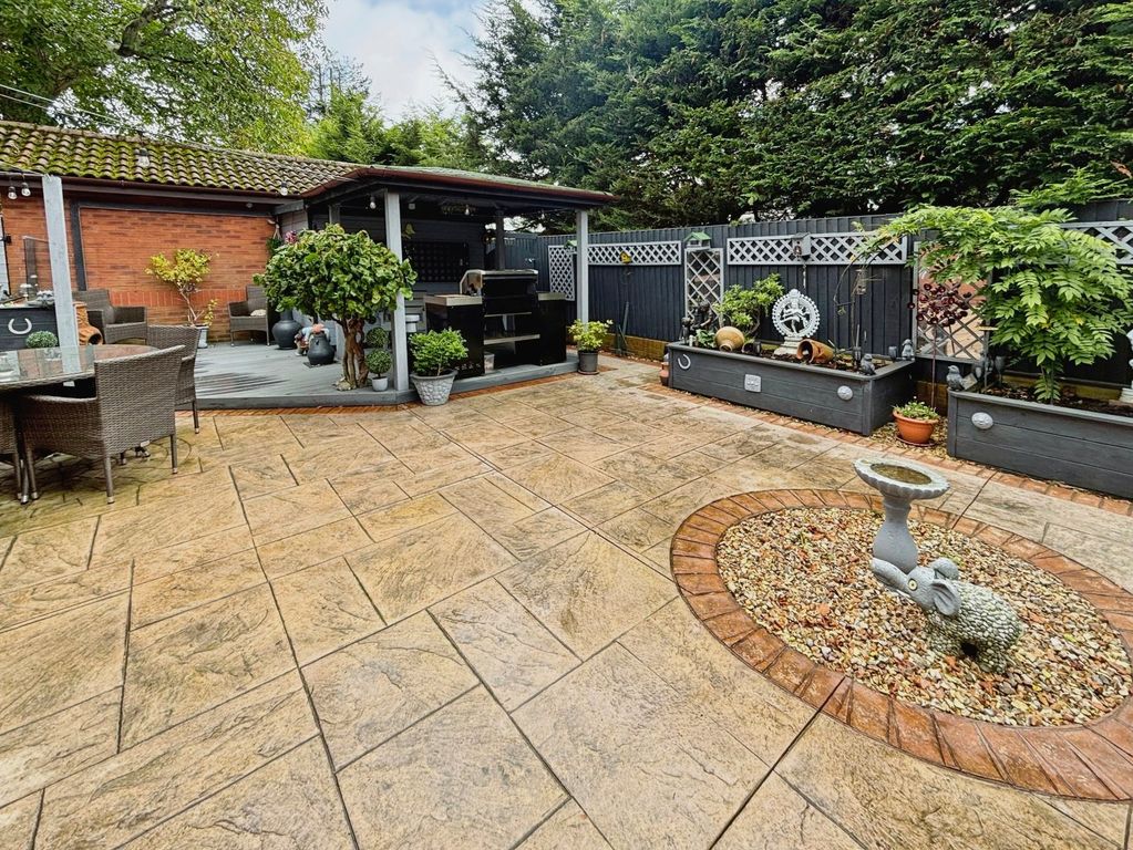 Property photo 2 of 23 Picture No. 16