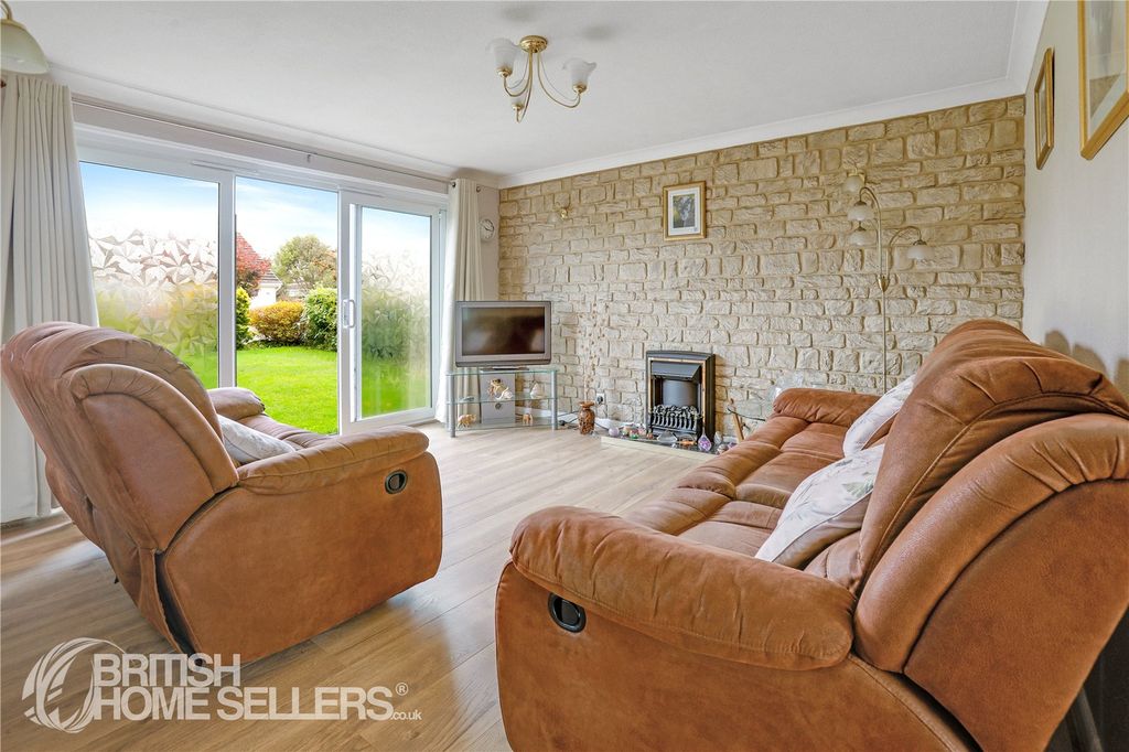 Property photo 3 of 15 Picture No. 16