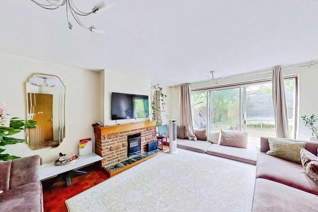 Property photo 2 of 13 Pbox-Img.Jpg