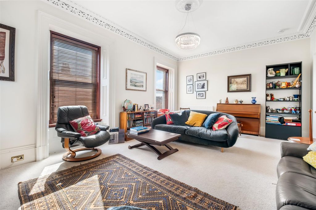 Property photo 2 of 23 21A Monifieth Rd (9).Jpg