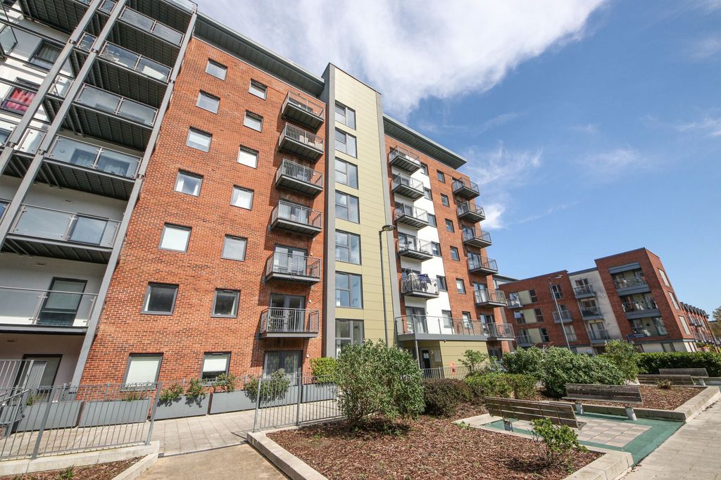 Additional image 12 of 2 bed flat for saleJohn Thornycroft Road, Centenary Quay SO19