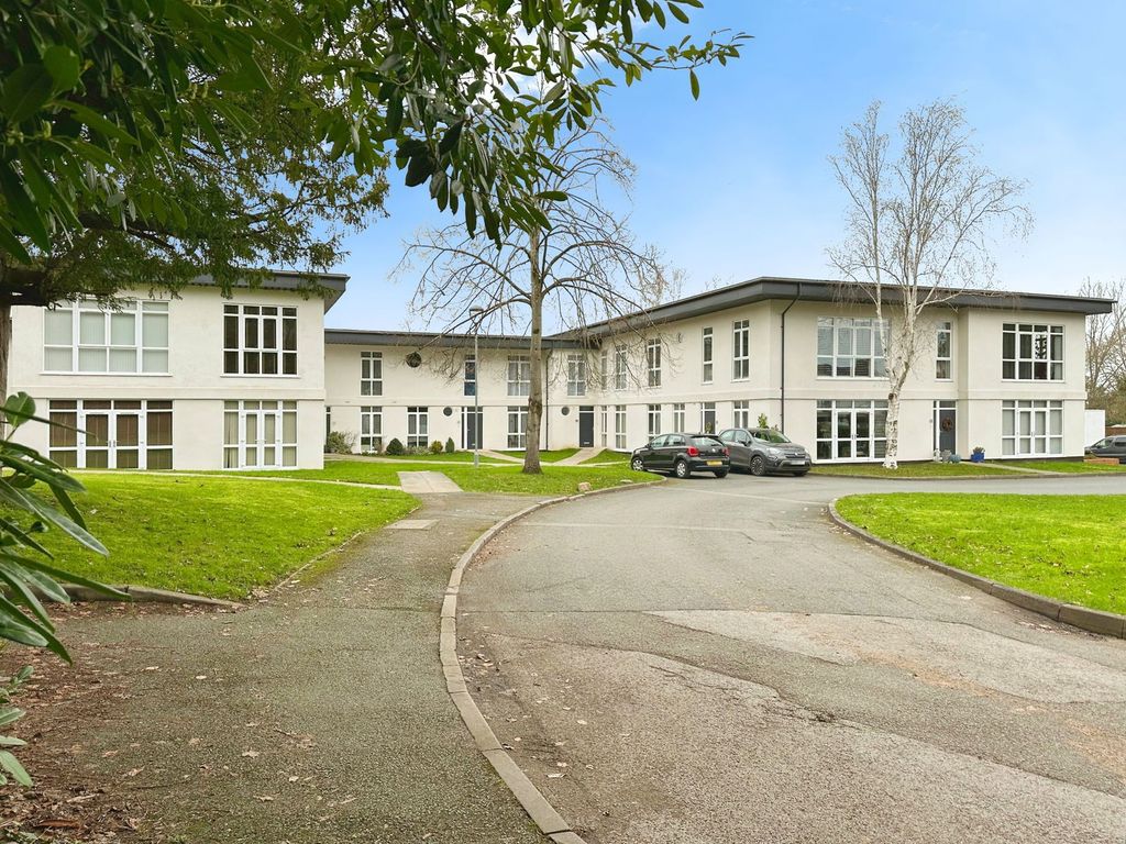 Property photo 1 of 18