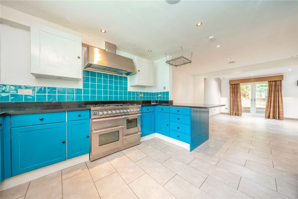 Property photo 3 of 14 Picture No. 13