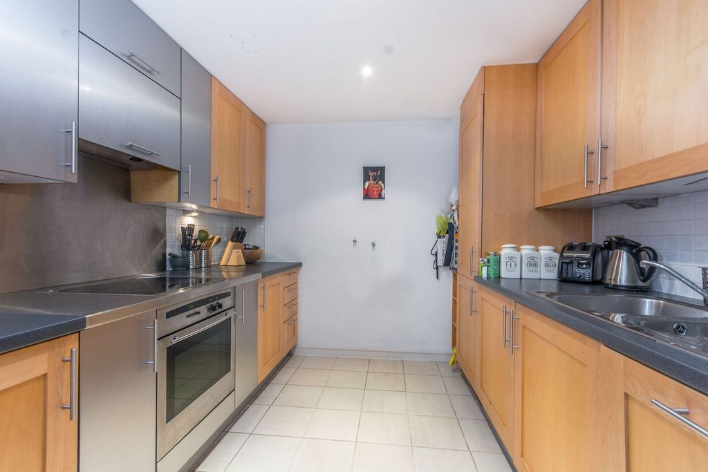 Property photo 3 of 4