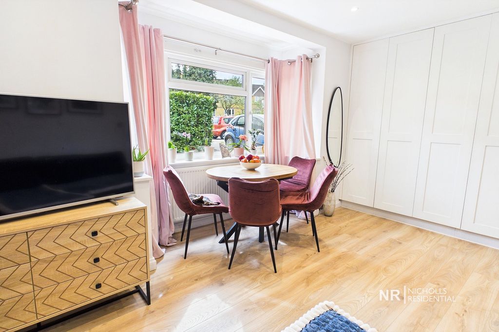 Property photo 3 of 12 Dining Area