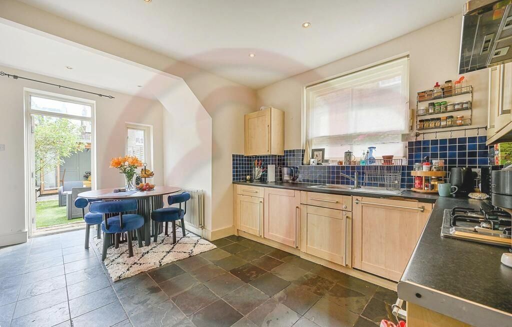 Property photo 1 of 9 6W.Jpg