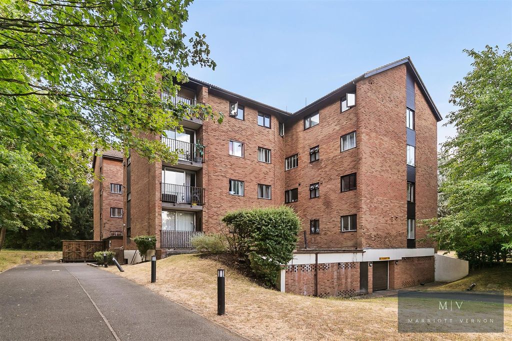 Property photo 1 of 15 Campion Close 13 MV-12.Jpg