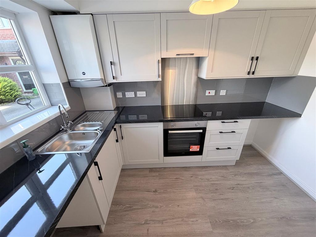 Property photo 2 of 21 121.Jpg