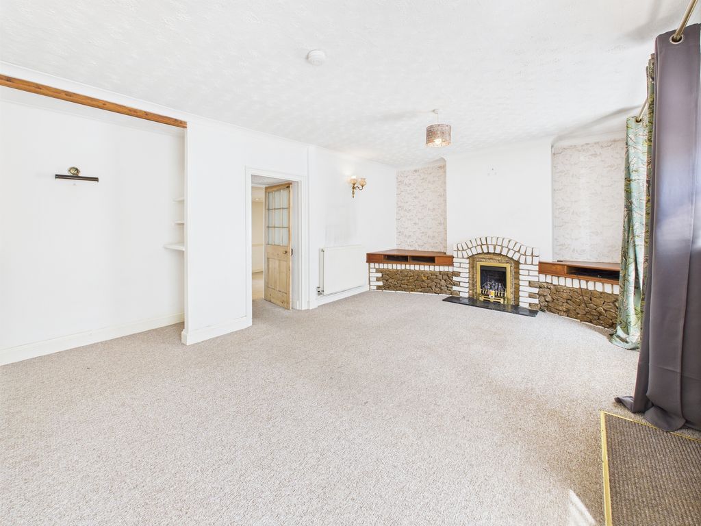 Property photo 3 of 26
