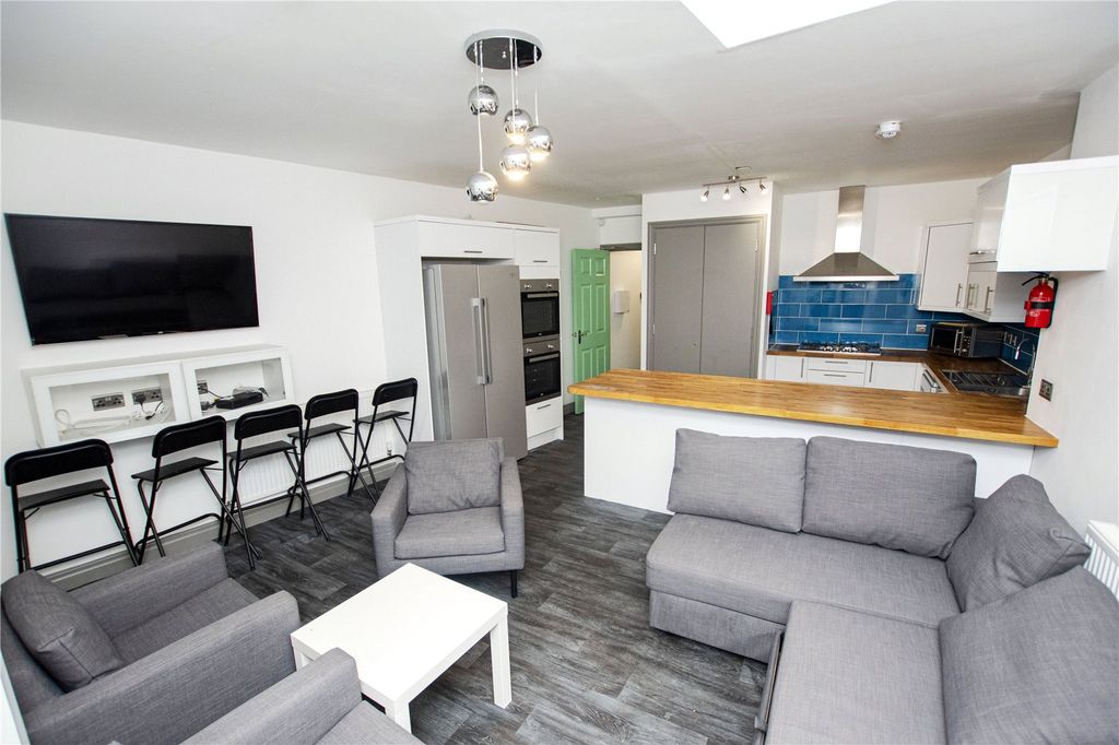 Property photo 2 of 18 Picture No. 02