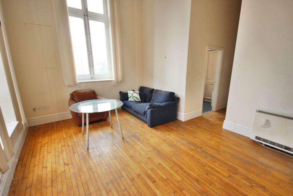 Property photo 3 of 8