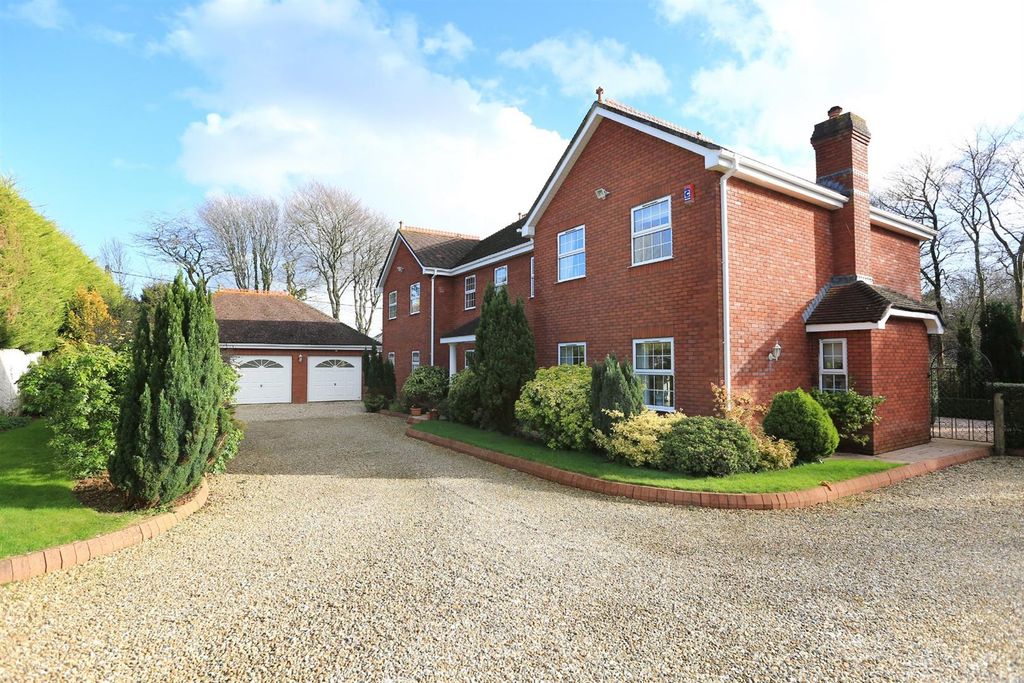 Property photo 1 of 28