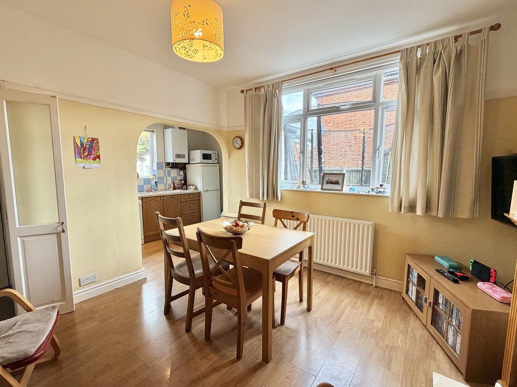 Property photo 2 of 11 Dining Room