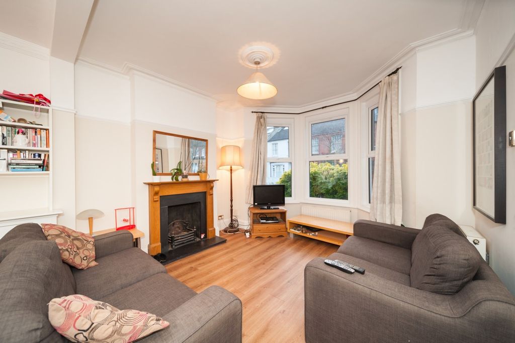 Property photo 2 of 12