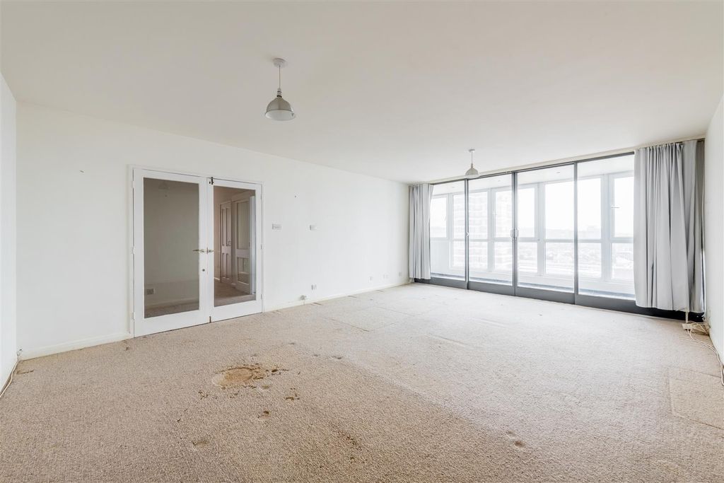 Property photo 3 of 19 9A Sussex Heights -9.Jpg