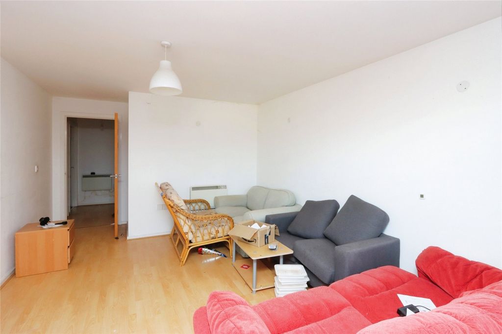 Property photo 3 of 17 Picture No. 04