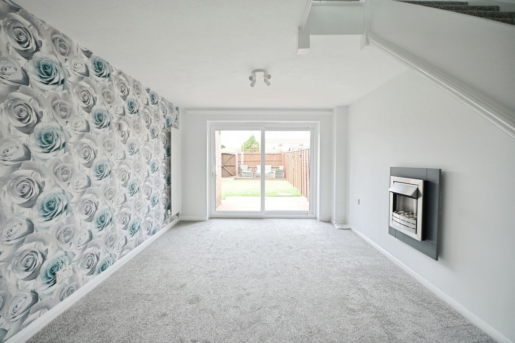 Property photo 3 of 25 Pbox-Img.Jpg