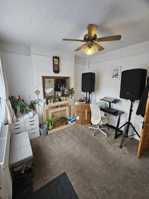 Property photo 2 of 9 Reception