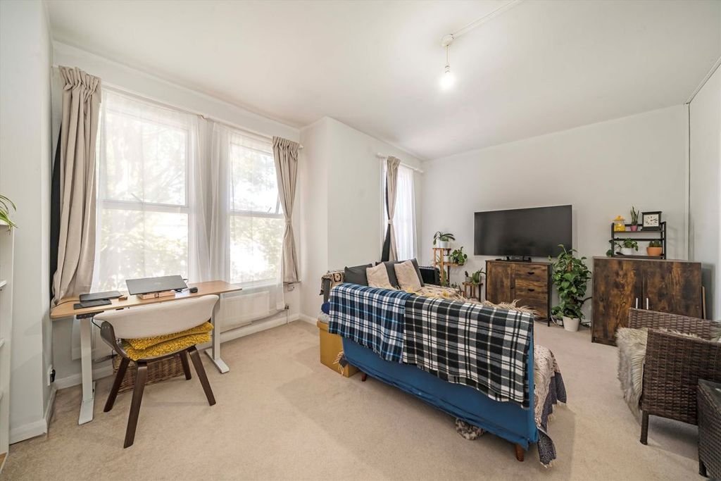 Property photo 2 of 6