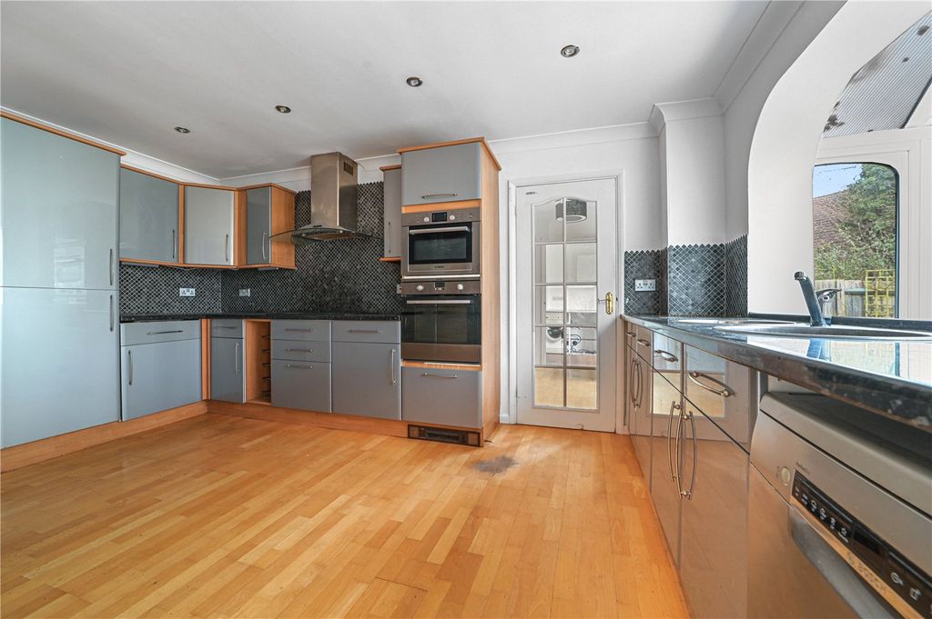 Property photo 3 of 25 Picture No. 14