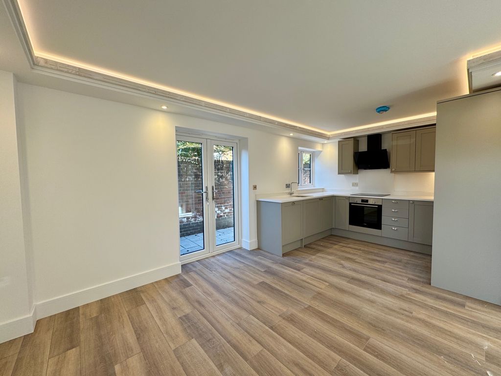 Property photo 1 of 14 Image