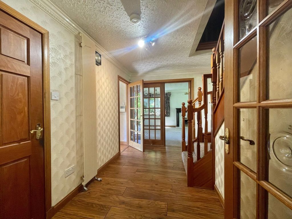 Property photo 2 of 36