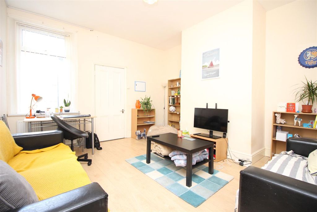 Property photo 2 of 8 Img_1098.Jpg