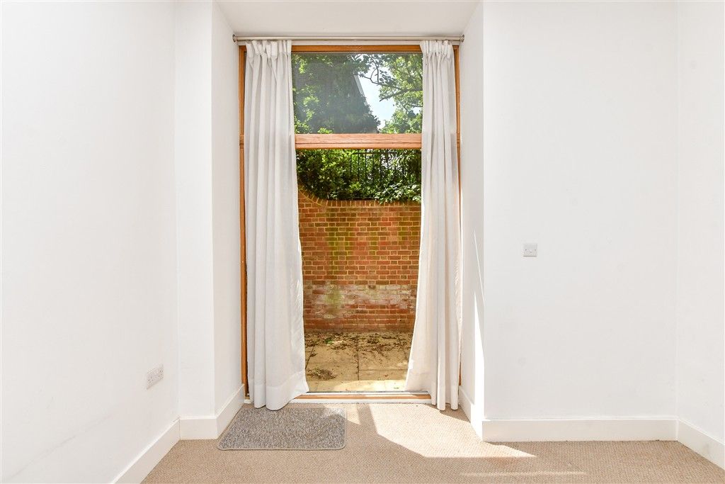 Property photo 3 of 14 Internal Feature