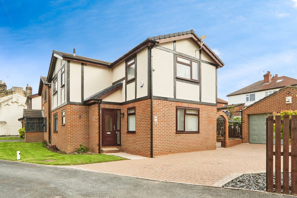 Property photo 1 of 17