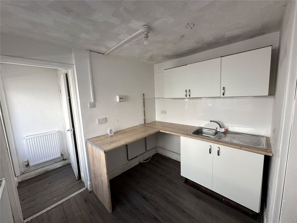 Property photo 3 of 10 Picture No. 05