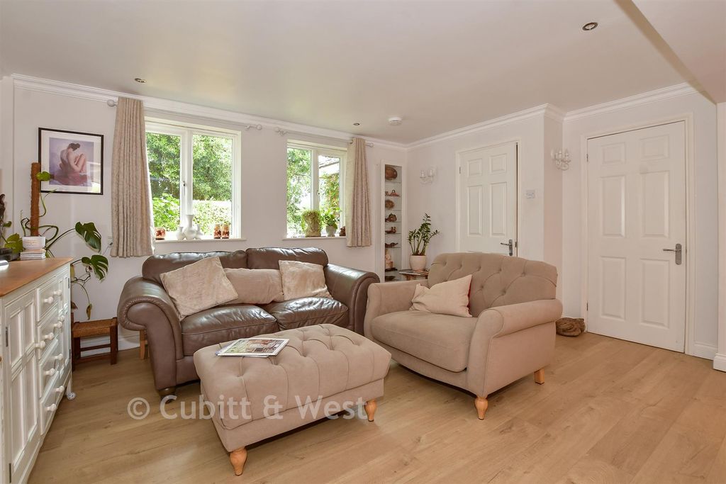 Property photo 1 of 16 Lounge/Dining Room
